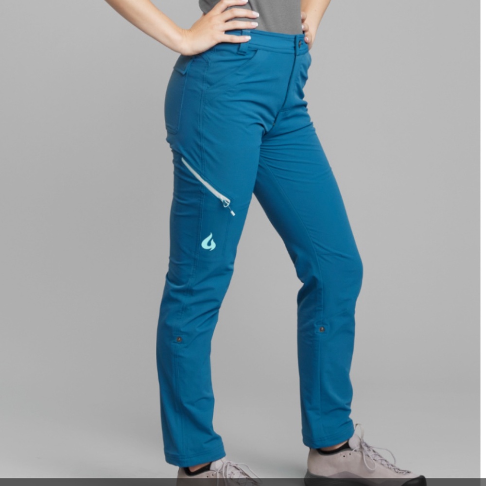 Gnara "shefly" gothere navy women's pants size 8 NWOT